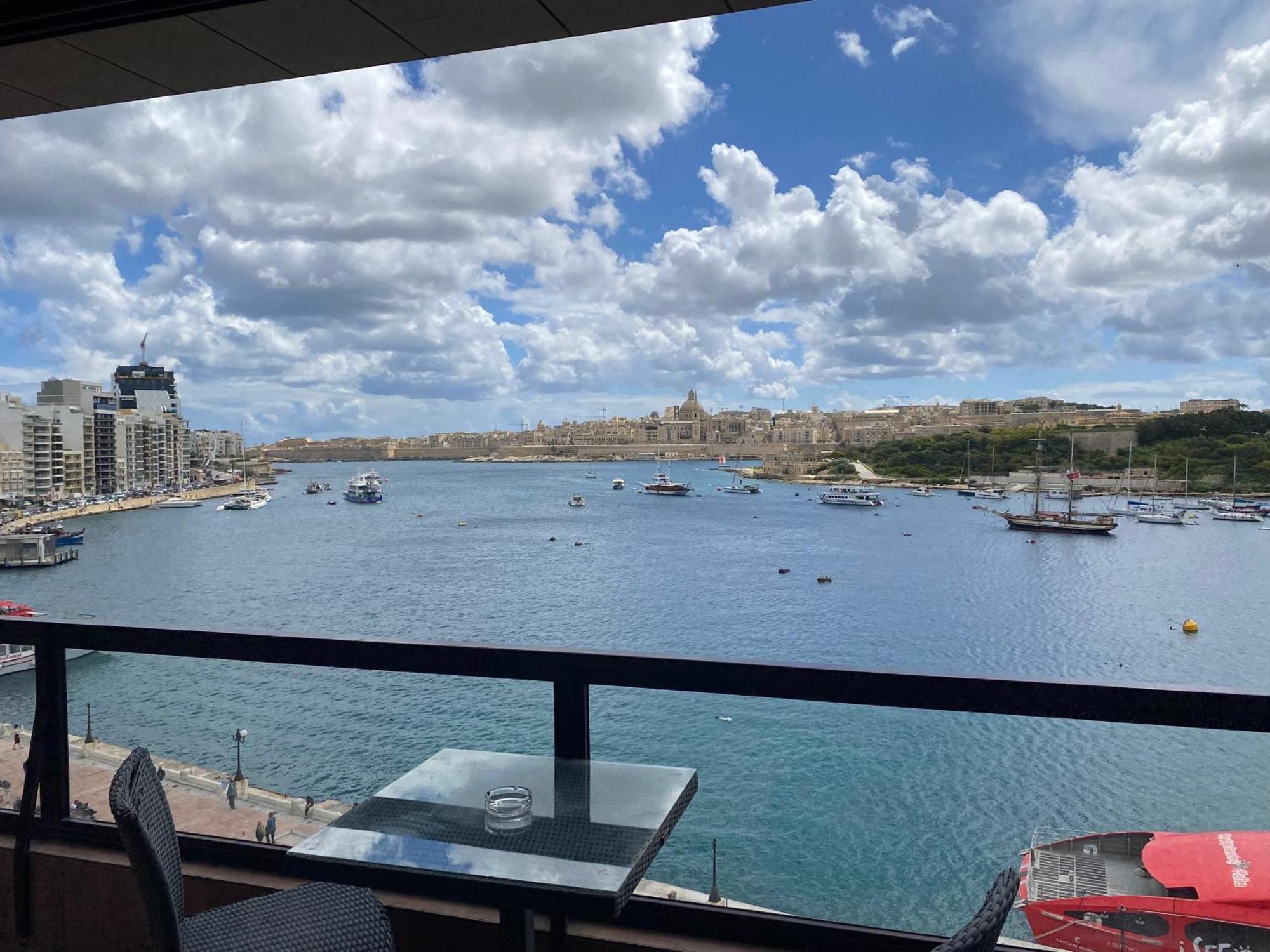 Seafront Harbour Haven - Steps To Ferry, Shops And Beaches Sliema Bagian luar foto